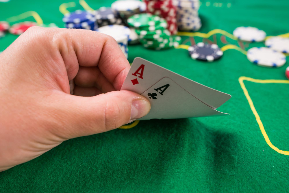 Reguli poker 2 cărți: Ghid complet pentru începători